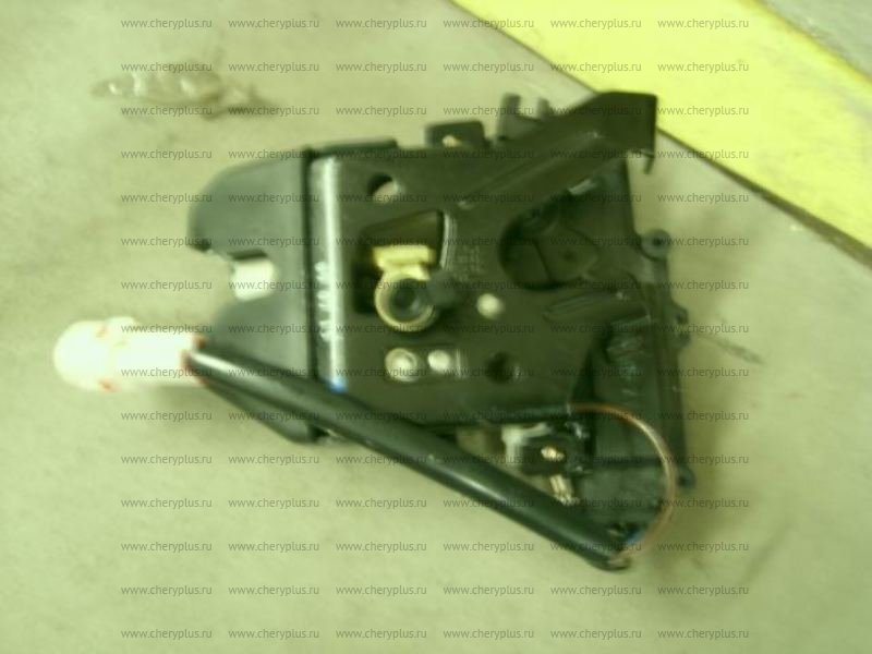 ЗАМОК КРЫШКИ БАГАЖНИКА GL EMGRAND (sedan)