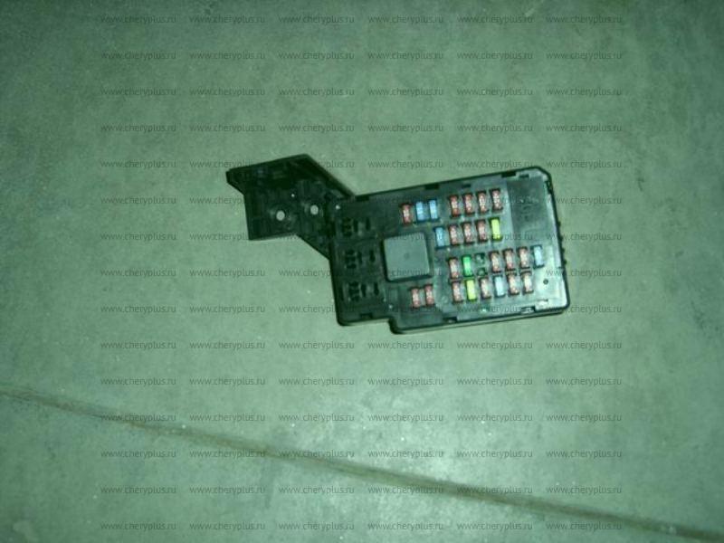 Блок предохранителей (без реле) (до 04.2011) 1067001121