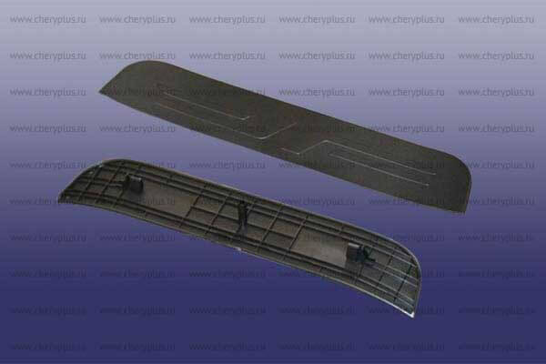 Накладка багажника левая - задняя T21-5402370