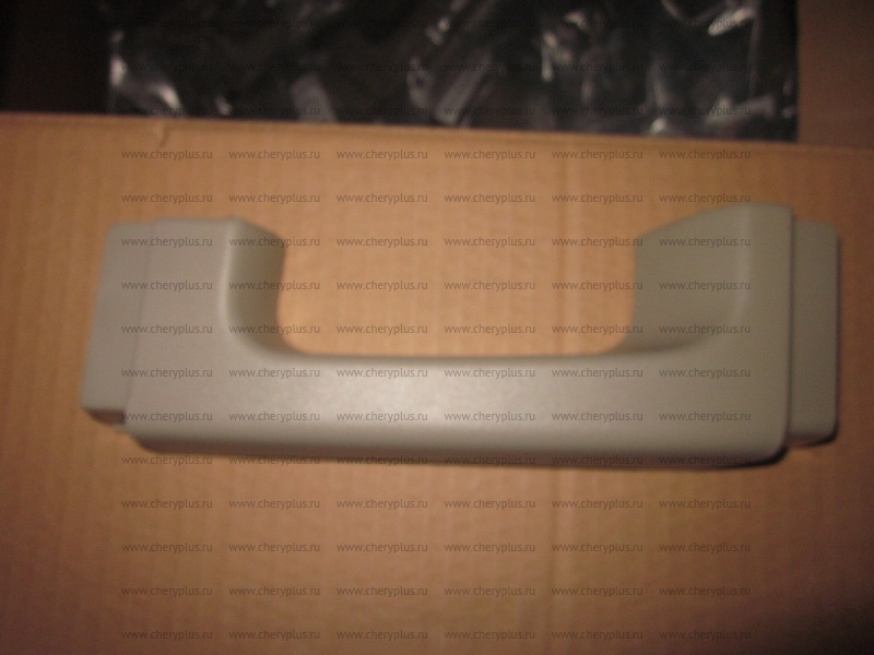 ПАНЕЛЬ ДЕКОРАТИВНАЯ РУЧКИ ПЕРЕДНЕЙ ПРАВОЙ ДВЕРИ 1068002664