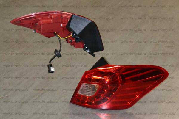 Фонарь правый T21-4433020